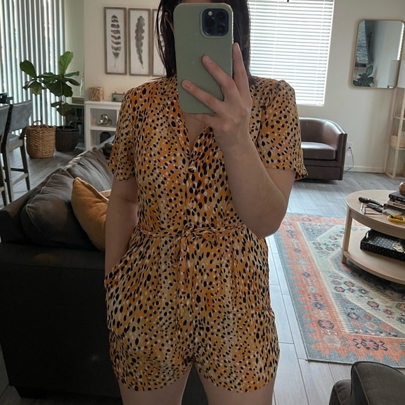 River Island| Animal Print Romper, Short Sleeve/Collard w Tie Waist•••NWT - Picture 11 of 16